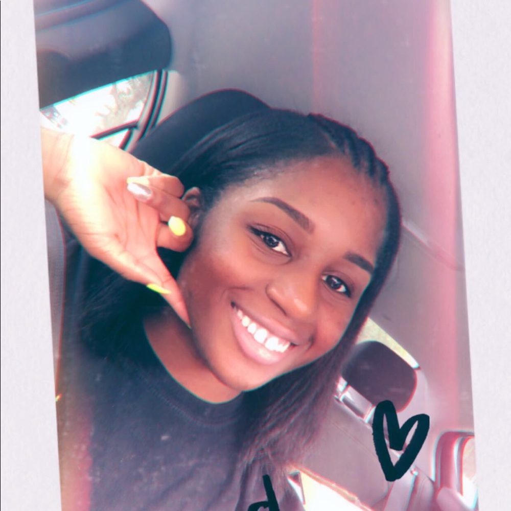 Meet your Posher, Niya